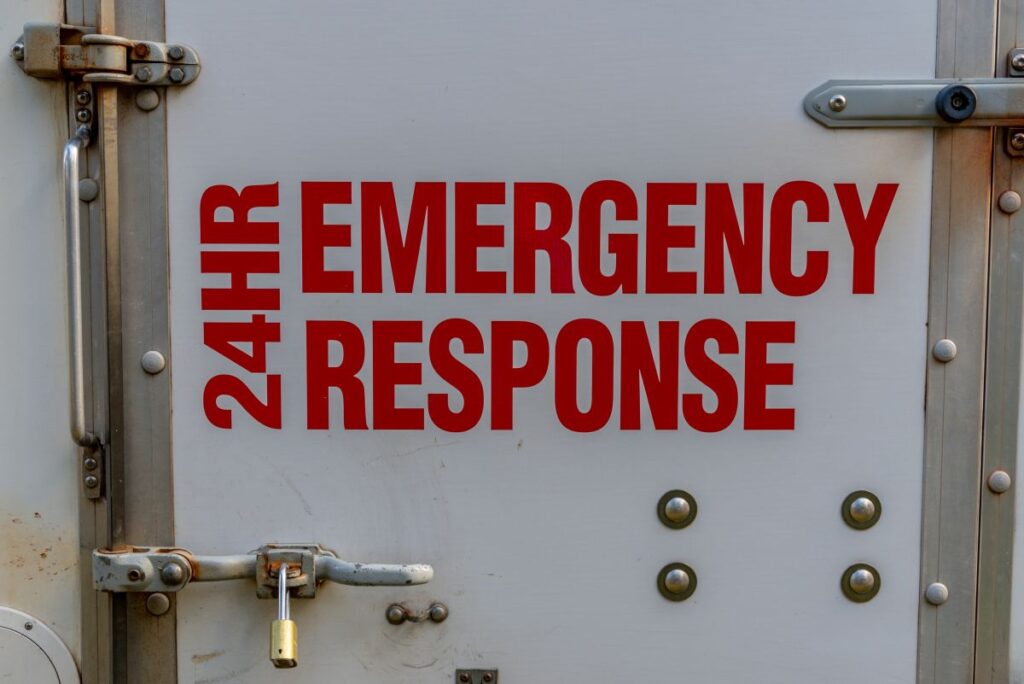 24 hour emergency response signage